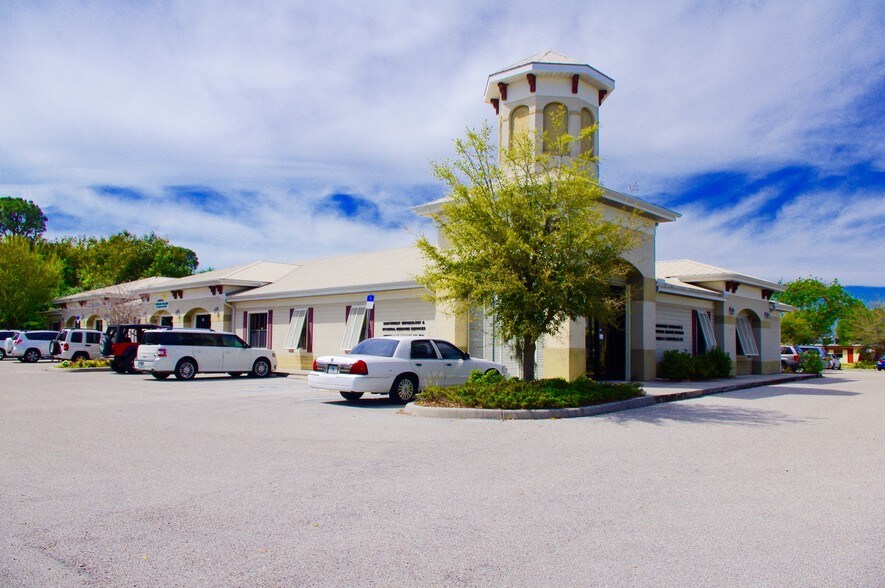 More Photos Of 22655 Bayshore Rd, Port Charlotte Office For Sale