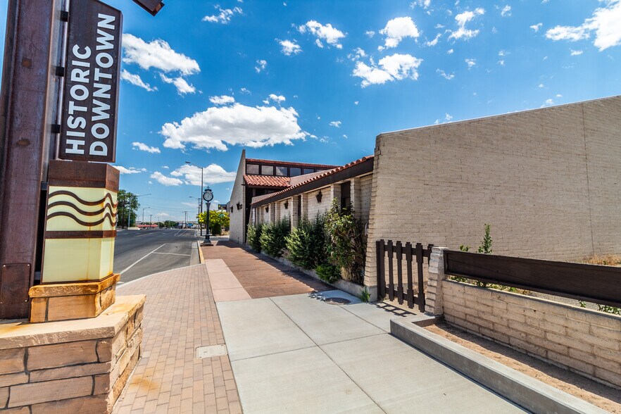 More Photos Of 333 E Main St, Farmington Office For Sale