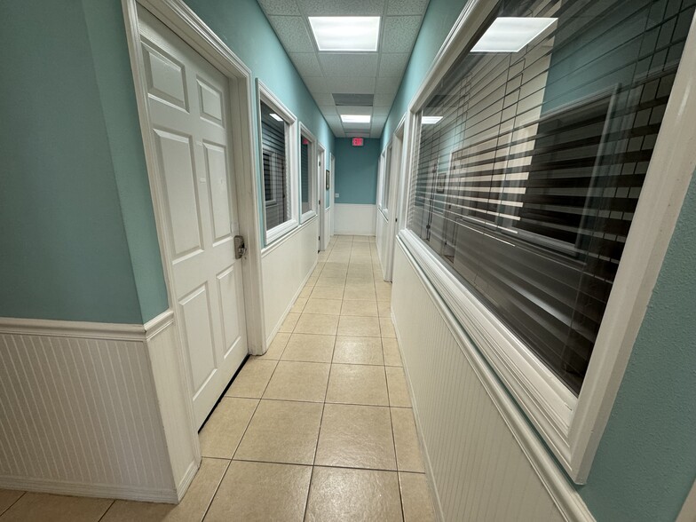 More Photos Of 610-628 SE Central Pky, Stuart Medical For Sale