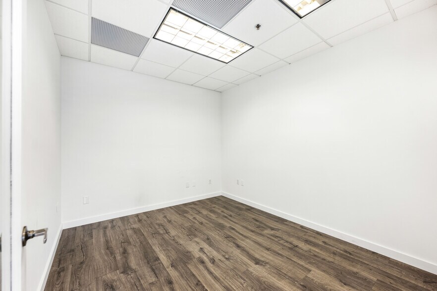 More Photos Of 150 SE 2nd Ave, Miami Office For Lease