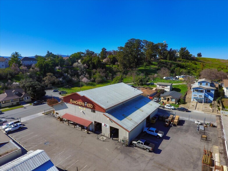 More Photos Of 354 1st St, Hollister Freestanding For Sale