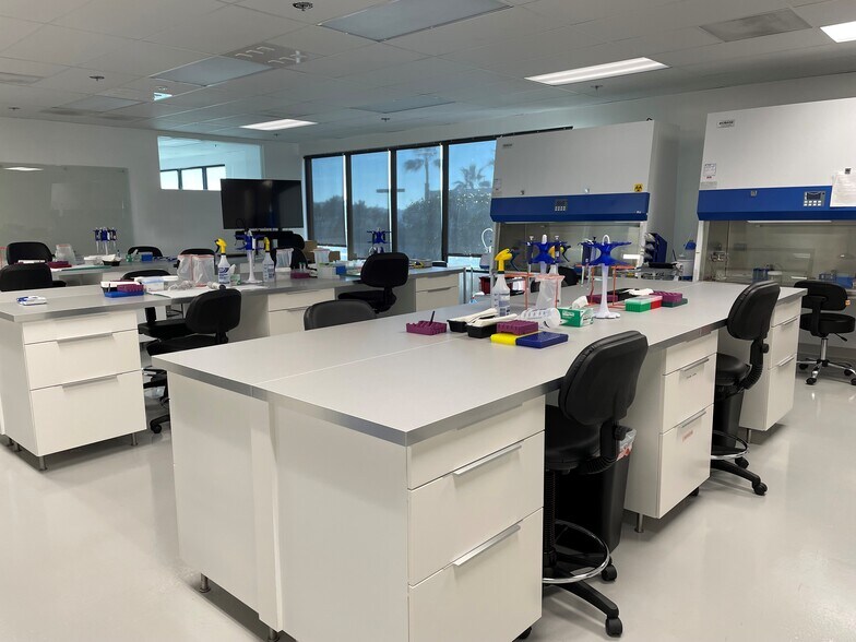 More Photos Of 1958 Kellogg Ave, Carlsbad Research And Development For Lease