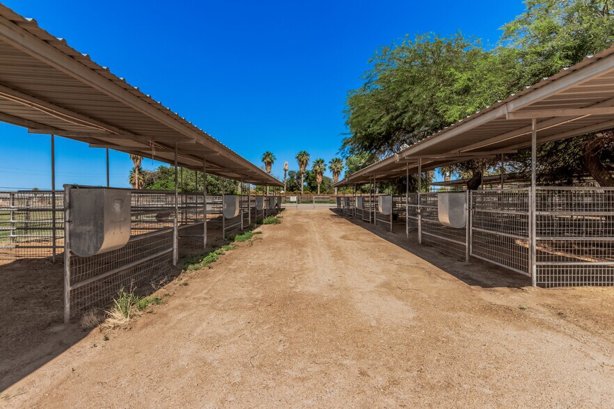 More Photos Of 7425 N Alsup Rd, Litchfield Park Horse Stables For Sale