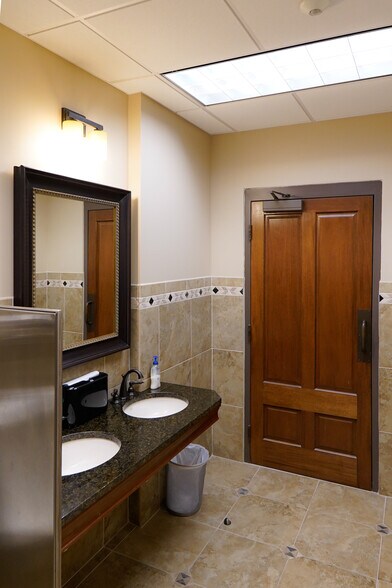 More Photos Of 222 N President St, Jackson Office Residential For Sale