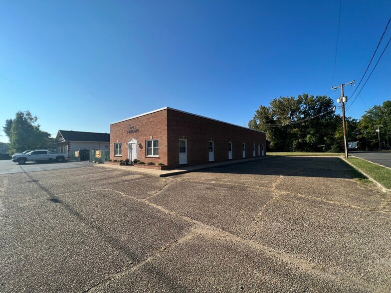 More Photos Of 1821 E Nine Mile Rd, Highland Springs Office For Lease
