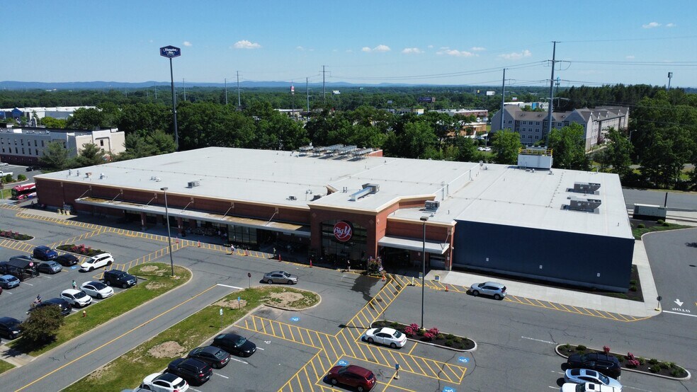 More Photos Of 650 Memorial Dr, Chicopee Supermarket For Lease