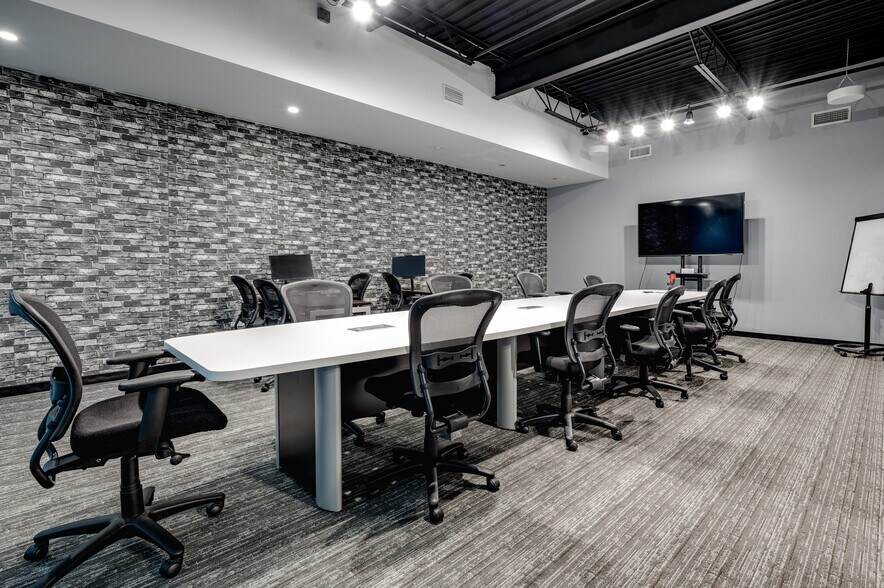 More Photos Of 14665 Midway Rd, Addison Office For Lease