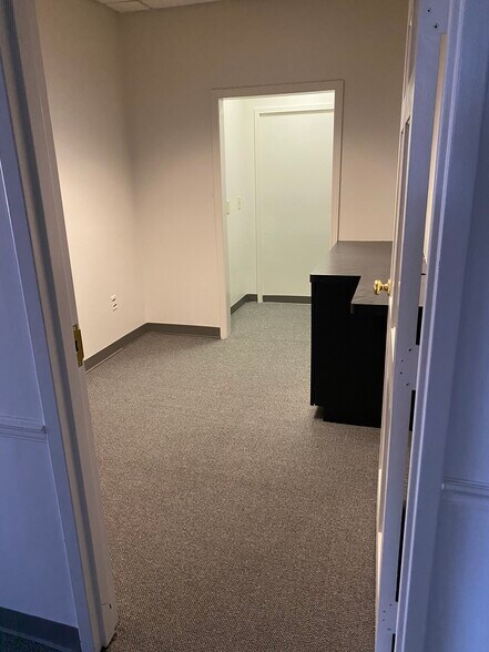 More Photos Of 333 Sandy Springs Cir NE, Sandy Springs Office For Lease