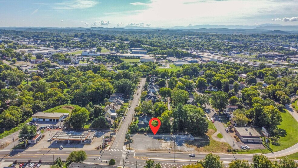 More Photos Of 1620 N Broadway St, Knoxville Land For Sale