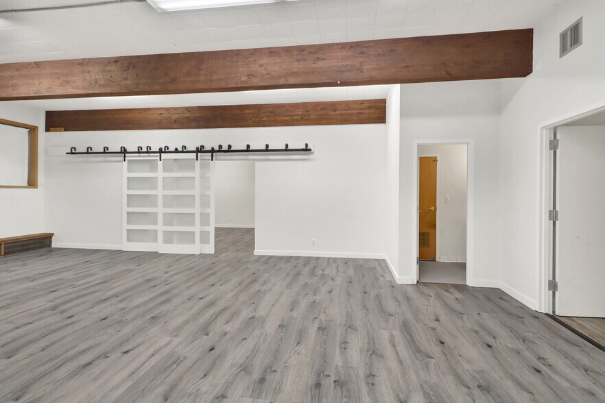 More Photos Of 1326 N Garden St, Bellingham Religious Facility For Lease