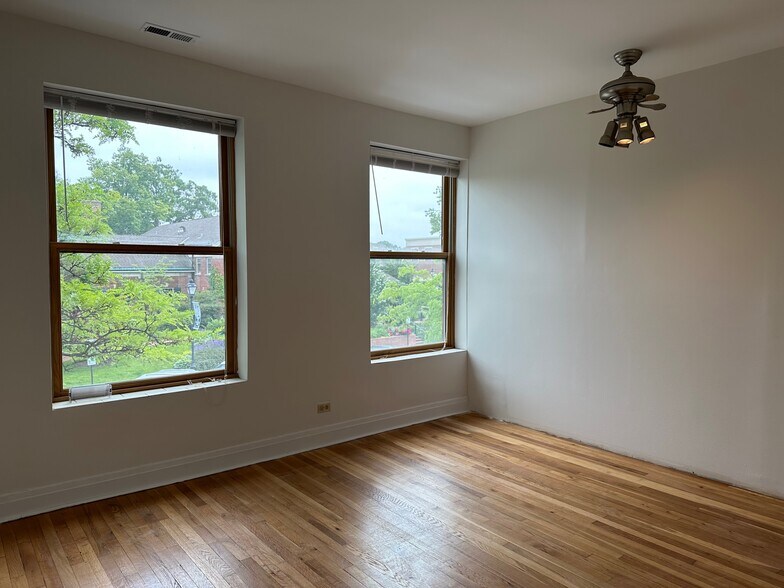 More Photos Of 706 Green Bay Rd, Glencoe Storefront Retail Office For Lease