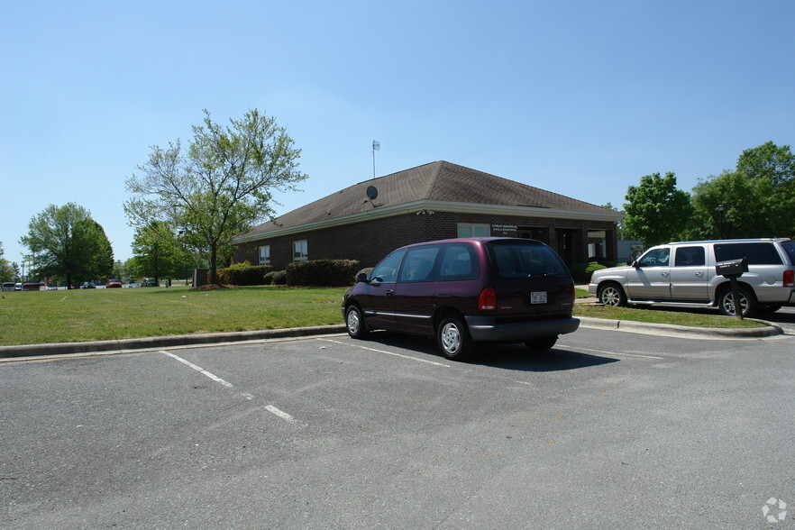 Primary Photo Of 800 Roosevelt Blvd E, Monroe Medical For Lease