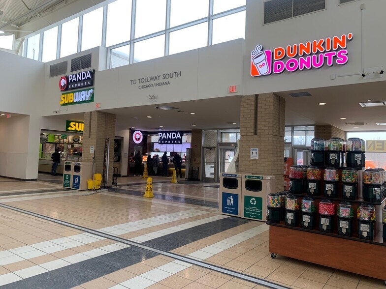 More Photos Of 700 E Tri-State Toll Rd, South Holland Freestanding For Lease