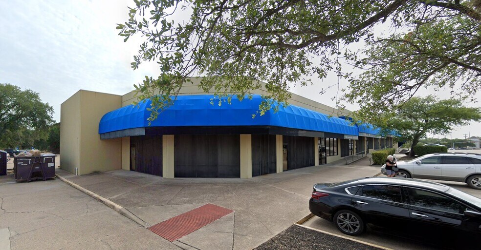 More Photos Of 2801 E 29th St, Bryan Medical For Lease