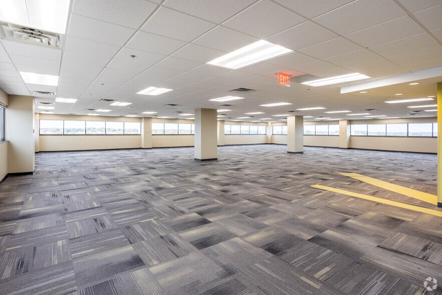 More Photos Of 435 Ford Rd, Saint Louis Park Office For Sale