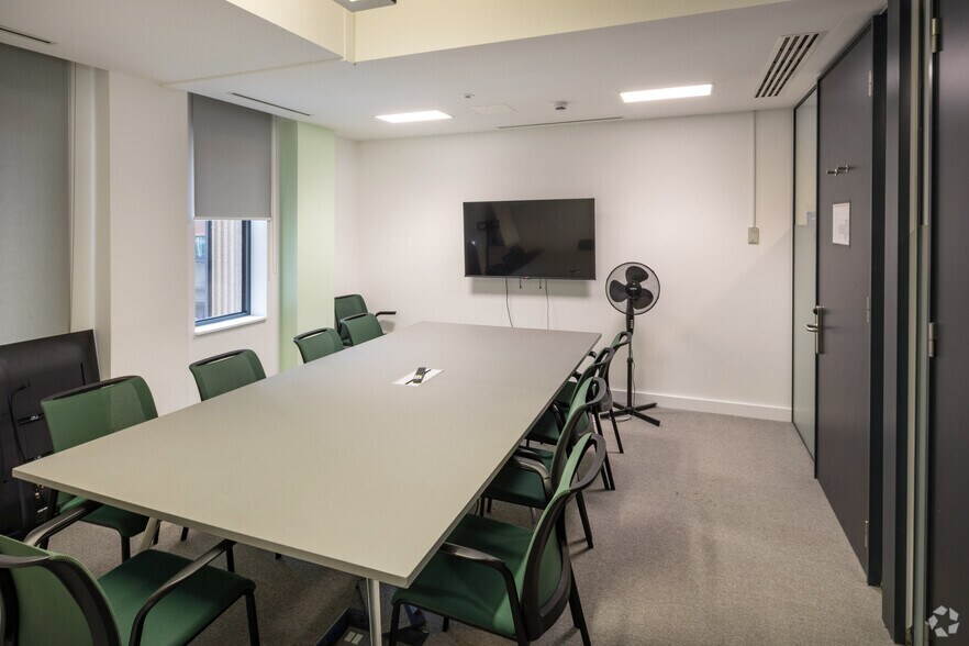 More Photos Of 156 Great Charles Street Queensway, Birmingham Coworking Space