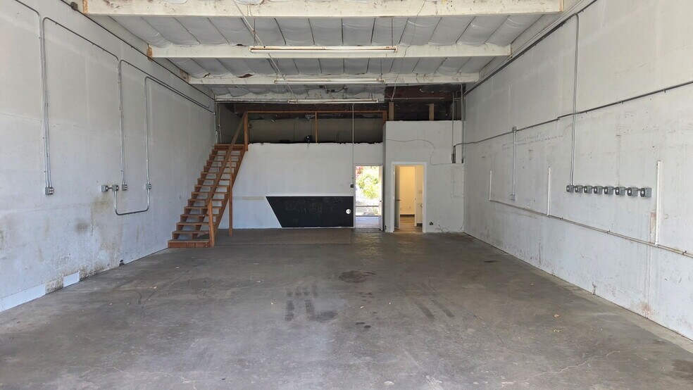 More Photos Of 38 Commerce Pl, Vacaville Light Manufacturing For Lease
