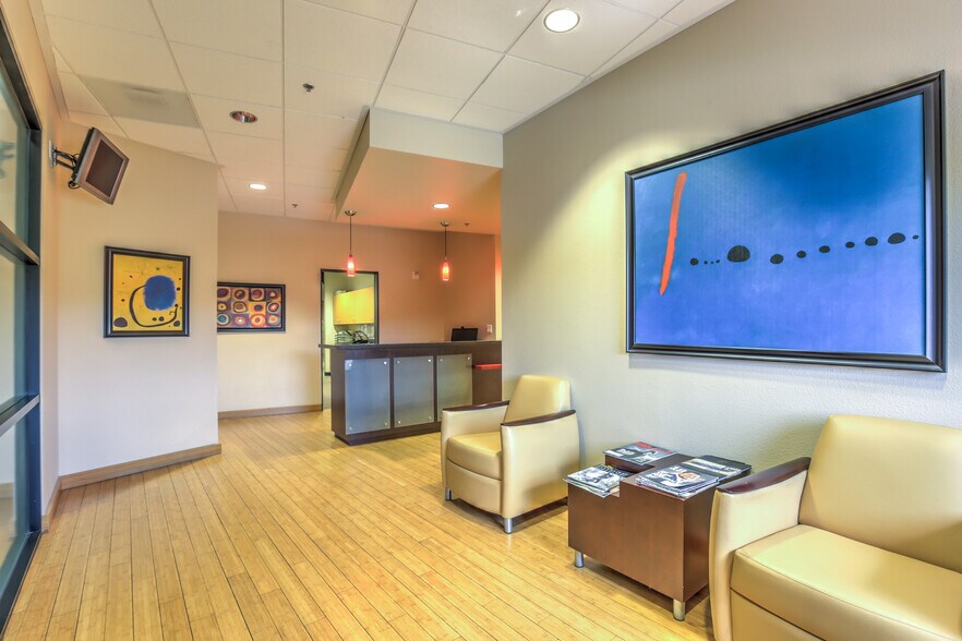 More Photos Of 9900 Covington Cross Dr, Las Vegas Office For Lease