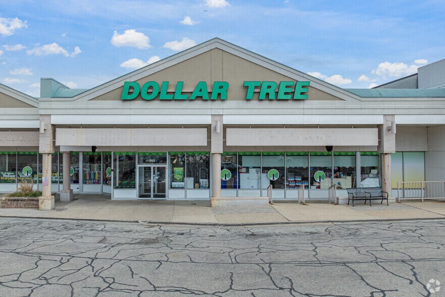 More Photos Of 801 W Lake Ave, Peoria Unknown For Lease