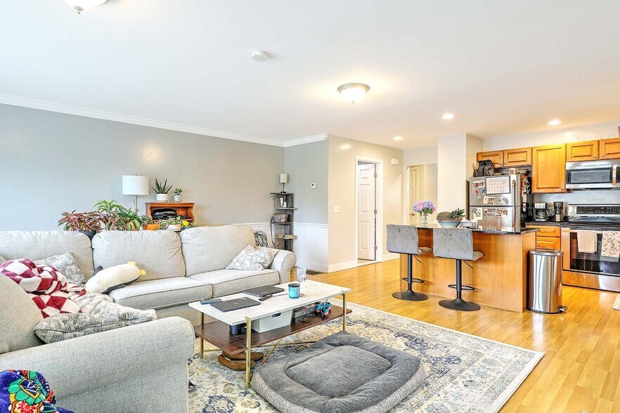 More Photos Of 183-191 Washington Rd, Barrington Apartments For Sale