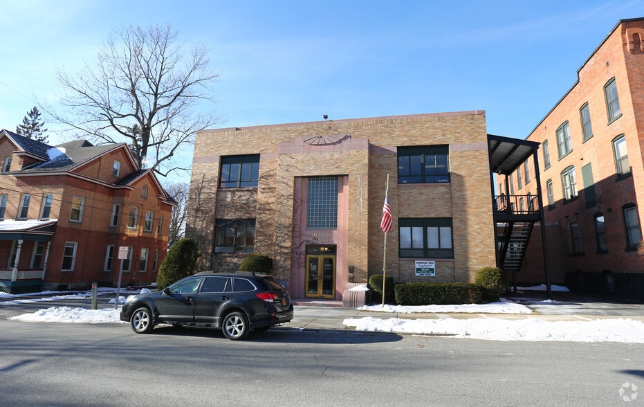 More Photos Of 5 Wells St, Saratoga Springs Office For Sale