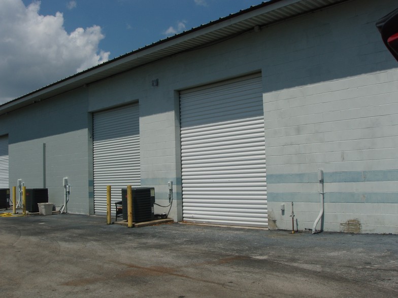 Primary Photo Of 1509-1535 Kelley Ave, Kissimmee Warehouse For Lease