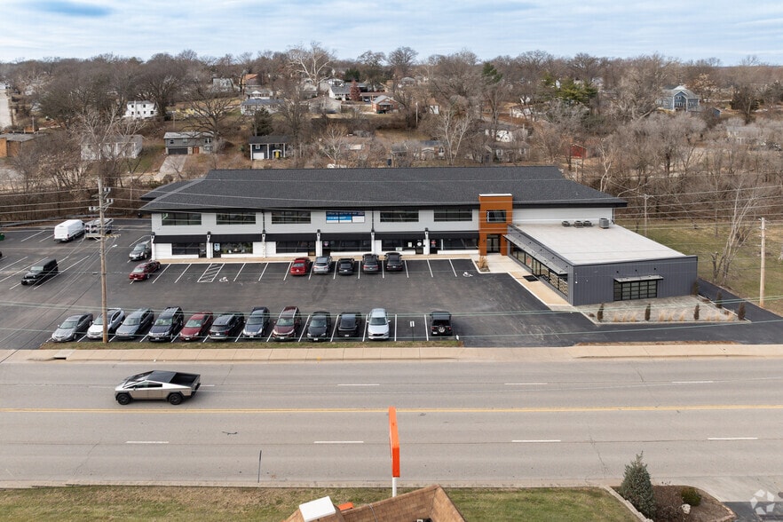 More Photos Of 3201-3229 S Brentwood Blvd, Webster Groves General Retail For Lease