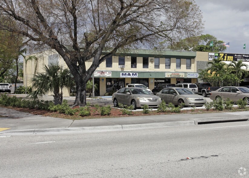 More Photos Of 2001 N Dixie Hwy, Pompano Beach Storefront Retail Office For Lease
