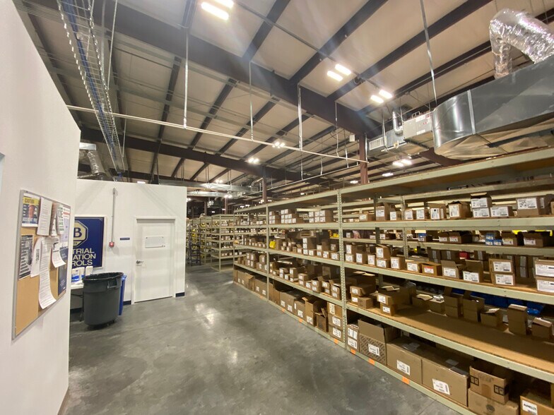 More Photos Of 2710 W Pawnee St, Wichita Manufacturing For Sale