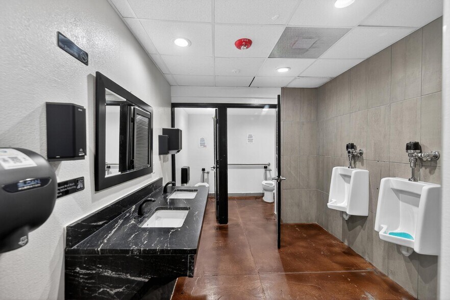 More Photos Of , Corpus Christi General Retail For Sale