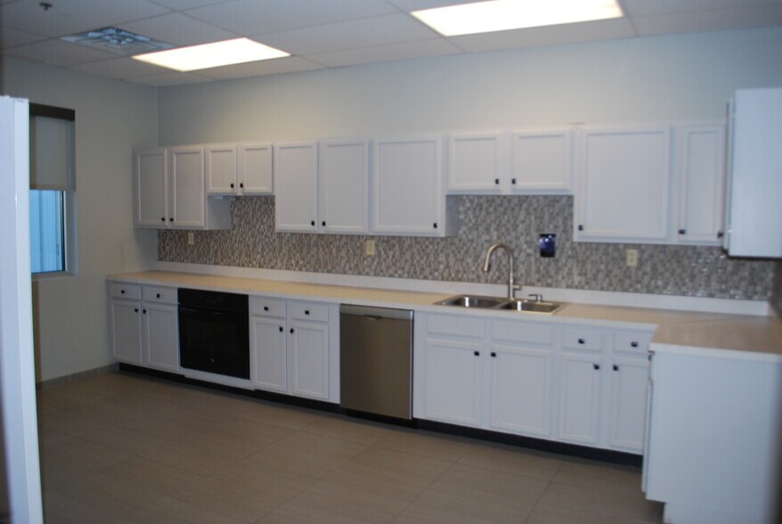 More Photos Of 3900 Weisbrook ln, Knoxville Industrial For Lease