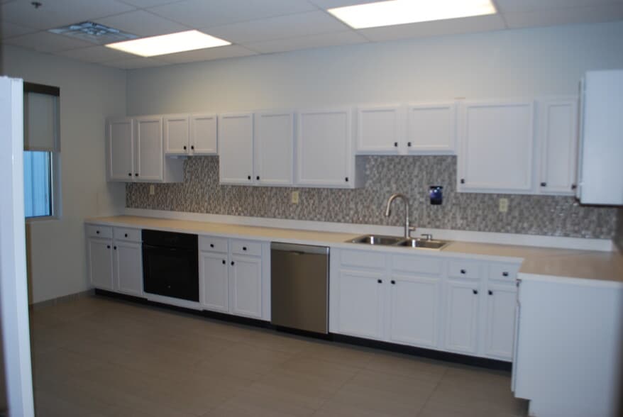 More Photos Of 5900 Weisbrook Ln, Knoxville Warehouse For Lease
