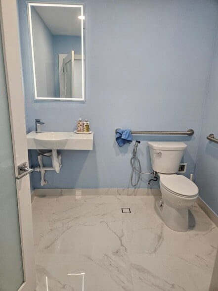 More Photos Of 15420 SW 136th St, Miami General Retail For Sale