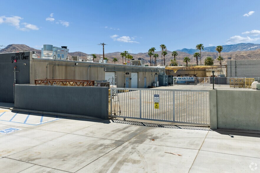 More Photos Of 68739 Summit Dr, Cathedral City Service For Sale