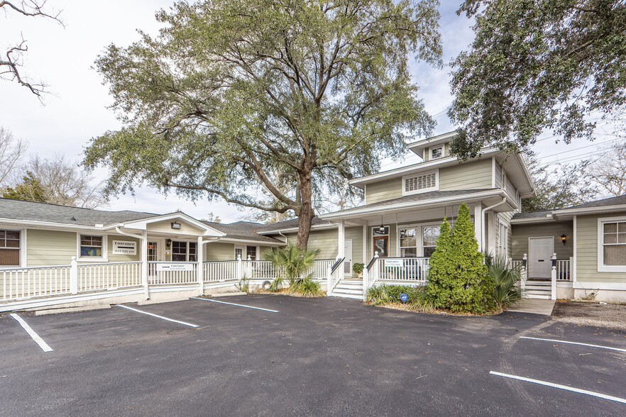 Primary Photo Of 531 Folly Rd, Charleston Medical For Sale