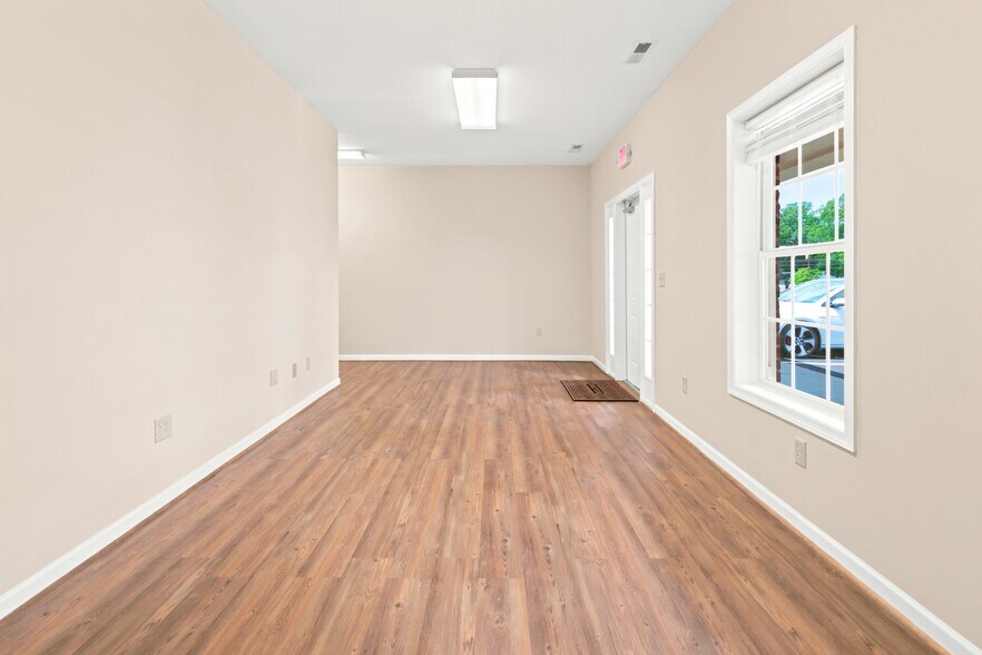 More Photos Of 1569 Jefferson Hwy, Fishersville Office For Lease