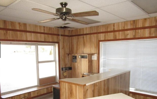 More Photos Of 202 S John St, New Brockton Warehouse For Sale