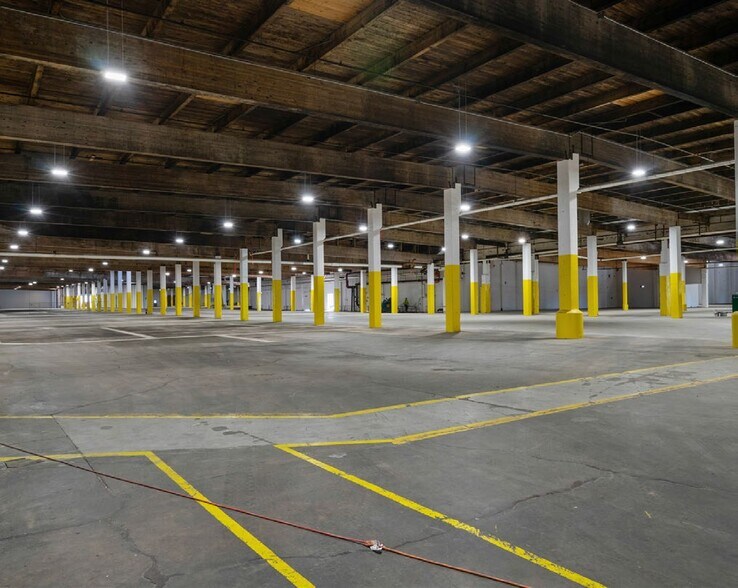 More Photos Of 930 W Washington St, Stayton Warehouse For Lease