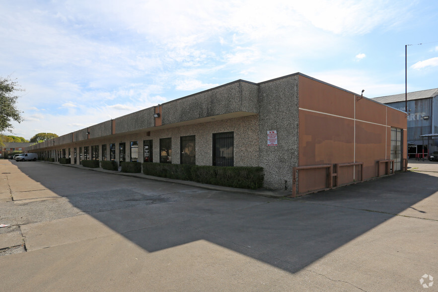 Primary Photo Of 5900-5928 Allday Dr, Houston Light Distribution For Lease