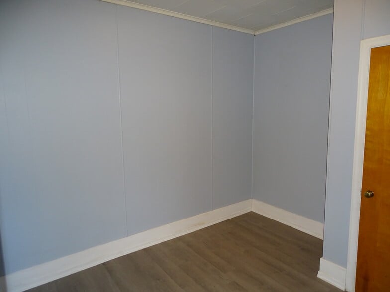 More Photos Of 519 Rock St, Shamokin Storefront Retail Residential For Sale