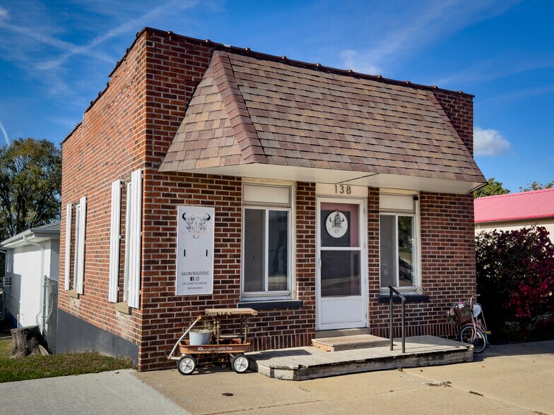 Primary Photo Of 138 N Linden St, Lamoni General Retail For Sale