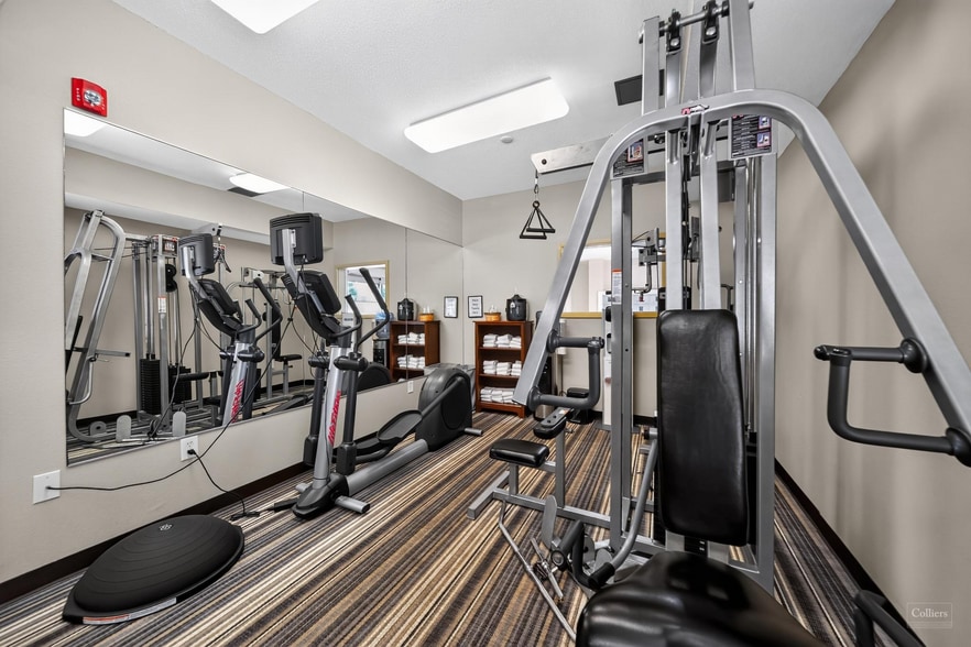 More Photos Of 1055 Waterford Commons Rd, Greenville Hotel For Sale