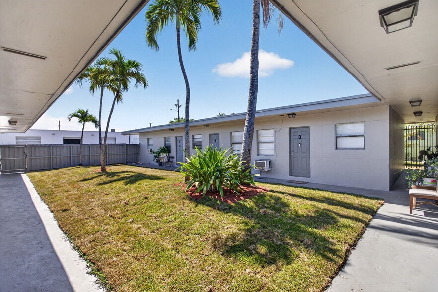 More Photos Of 821-825 NW 10th Ter, Fort Lauderdale Apartments For Sale