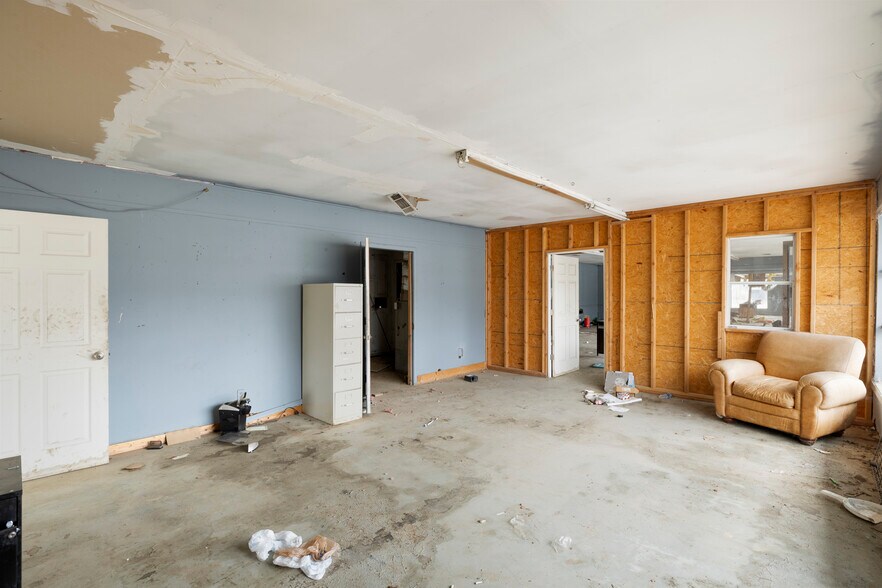 More Photos Of 4729 Alabama Hwy SW, Rome Auto Repair For Sale