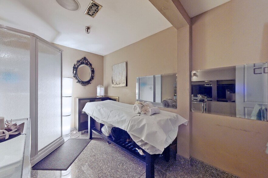 More Photos Of 4801 Keele St, Toronto Warehouse For Sale