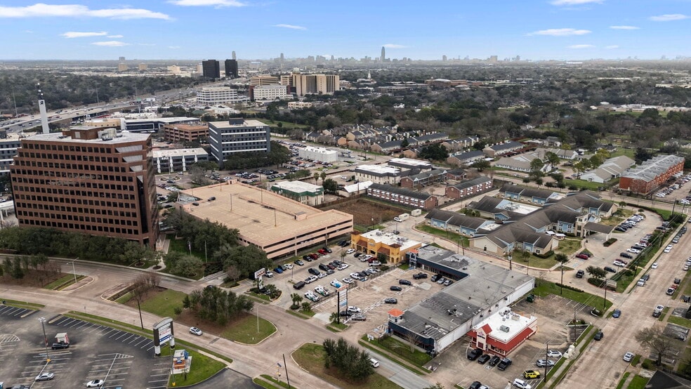 More Photos Of 8777 S Gessner Dr, Houston Freestanding For Lease