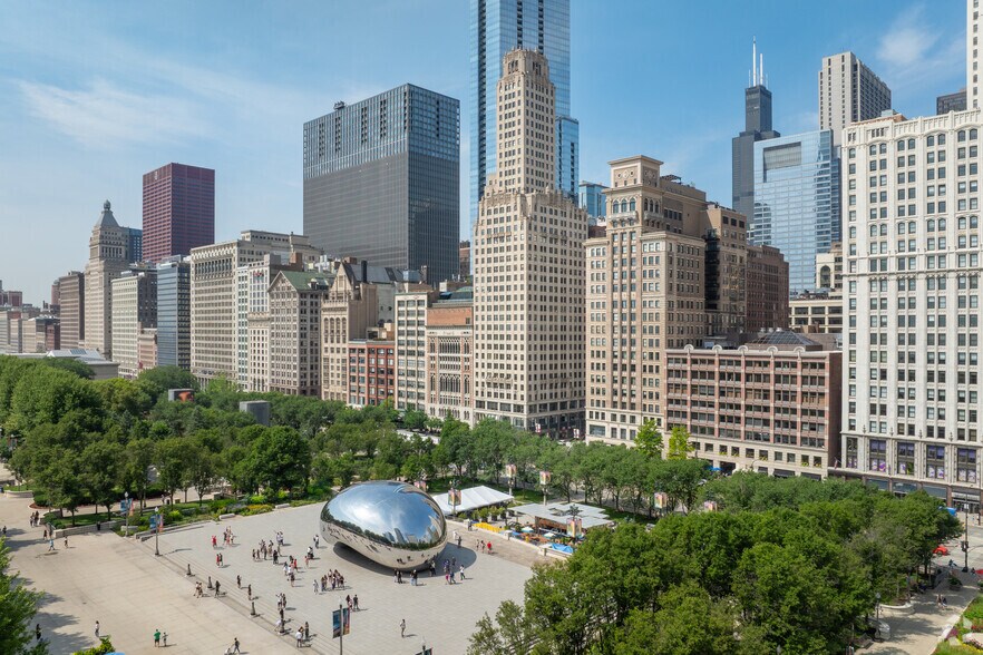 More Photos Of 8 S Michigan Ave, Chicago Office For Lease