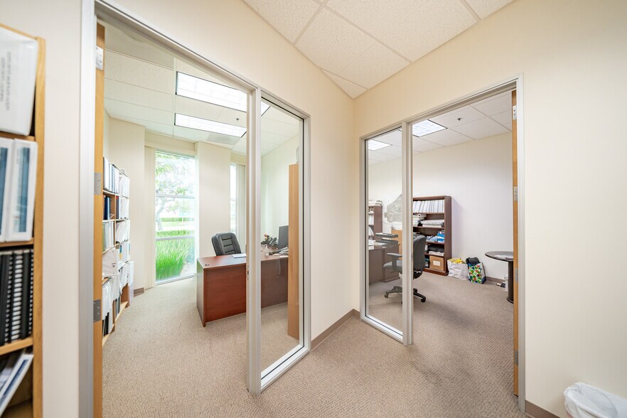 More Photos Of 9297-9311 Research Dr, Irvine Research And Development For Lease