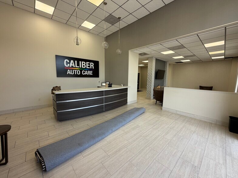 More Photos Of 4022 Louetta Rd, Spring Auto Dealership For Lease