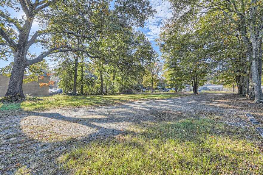 More Photos Of 701 Forest Pkwy, Forest Park Land For Sale